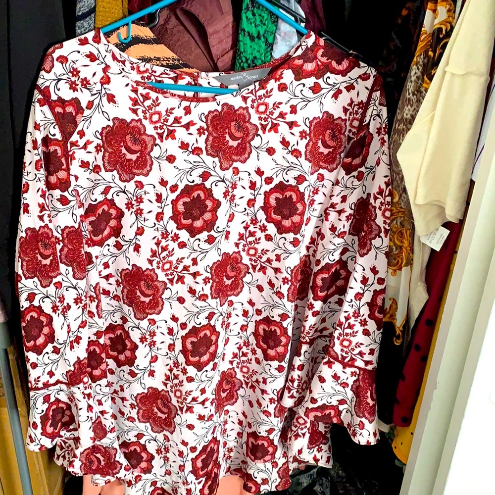 Market & Spruce - 2X Plus Size Bell Sleeve blouse